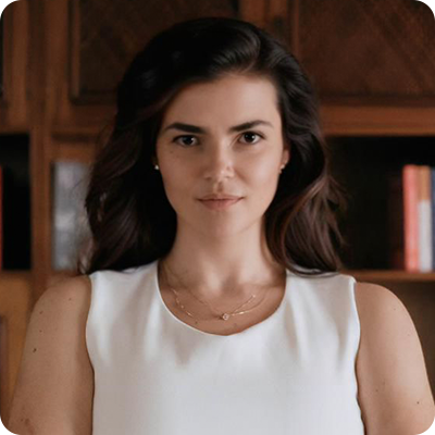 Dra. Larissa Torquetto Teixeira