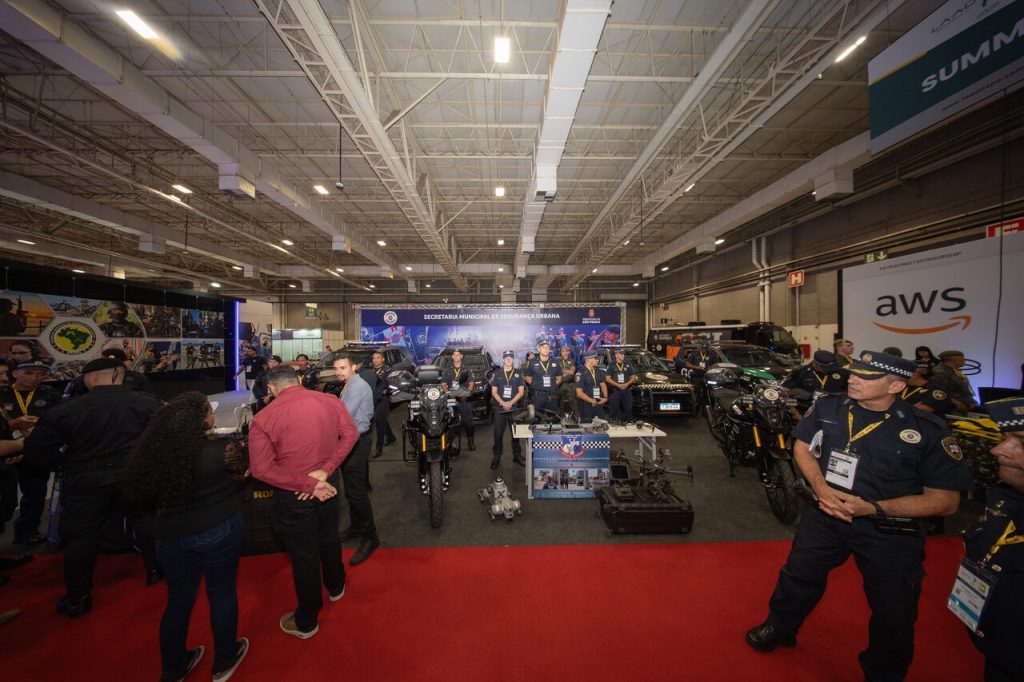 LAAD - STANDS-11